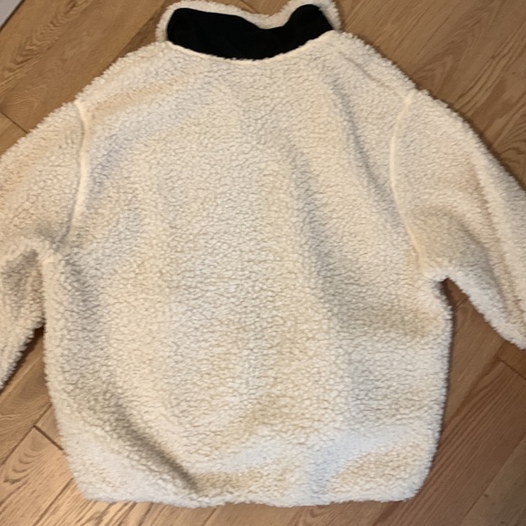 H&M mountrainer fuzzy jacket - Picture 4 of 4